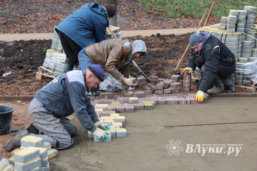 Великолукский парк стремительно преображается (ФОТО)