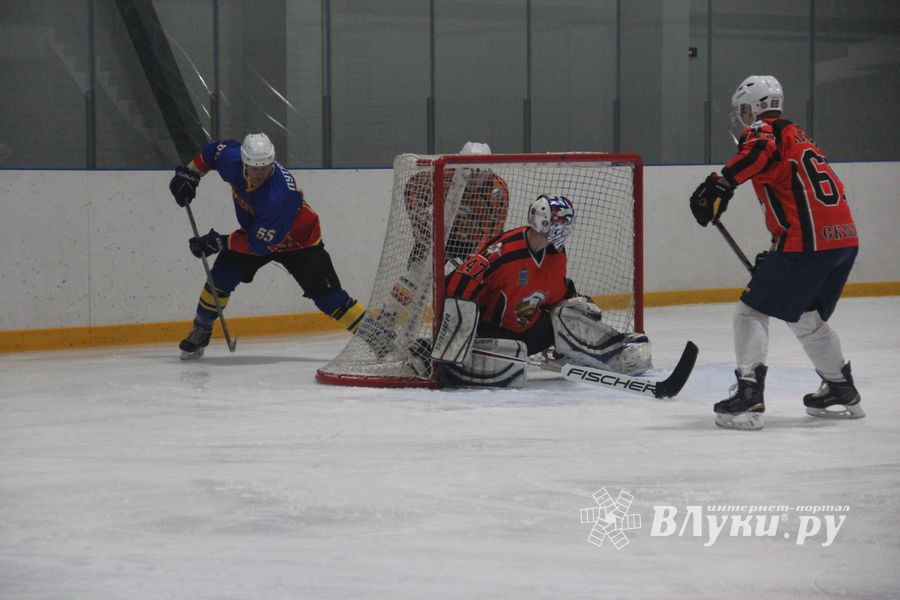 ХК «ЛукиСпорт» обыграл псковскую «Гвардию» по буллитам (ФОТО)