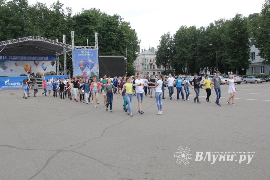 Репетиция вальса