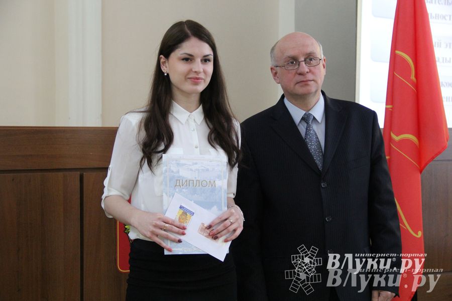 Великолукским школьникам вручили премию «Золотые паруса» (фото)