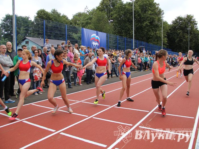 Открытие физкультурно-оздоровительного комплекса в Великих Луках (фото)