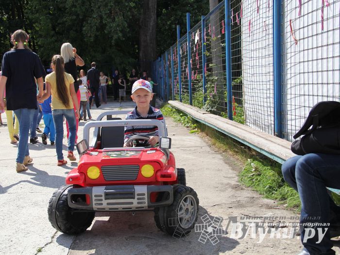 ​В Великих Луках сказочный «Праздник мороженого» подарил радость детям