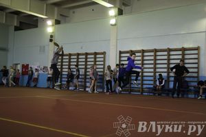 В Великих Луках прошли соревнования по легкой атлетике (фото)