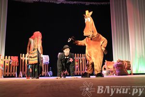 Состоялась премьера спектакля «Однажды в сказке...» (фото)