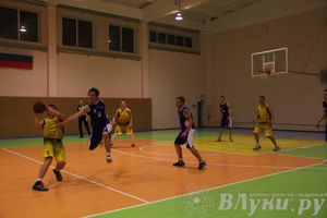 В Великих Луках проходят игры Чемпионата АСБ (фото)