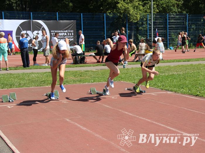 В Великих Луках прошёл Олимпийский День (ФОТО)