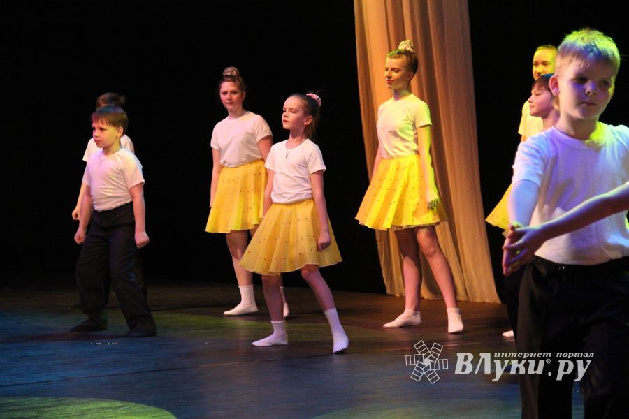 «Великолукская Веснянка» на сцене ДК ЛК