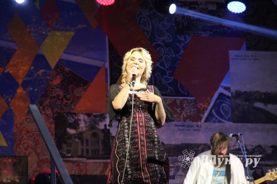 Людмила Чурсина и Пелагея поздравили Великие Луки с 850-летием (ФОТО)