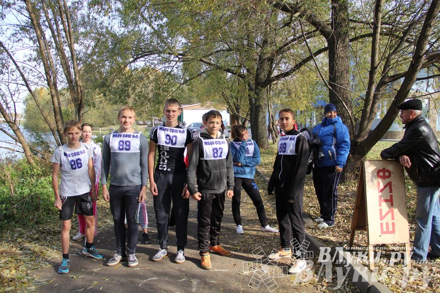 На о. Дятлинка прошел кросс среди обучающихся 8-х классов
