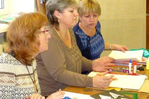 В детской художественной школе прошел мастер-класс «Новогодняя композиция» (ФОТО)