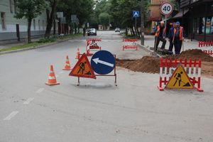На Вокзальной оперативно устранили течь в водоводе (ФОТО)