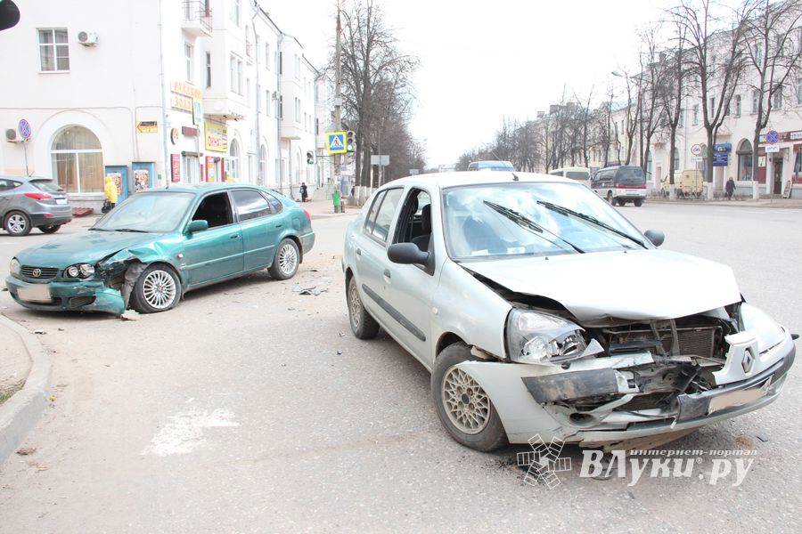 ДТП в Великих Луках (ФОТО)