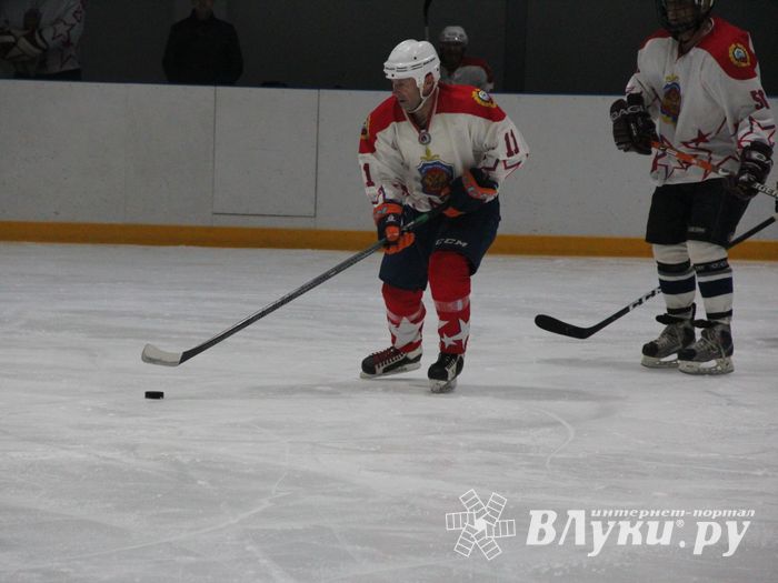 Матч НХЛ прошел в великолукском «Айсберге» (ФОТО)