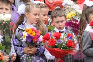 Школа №12 встретила День знаний (фото)