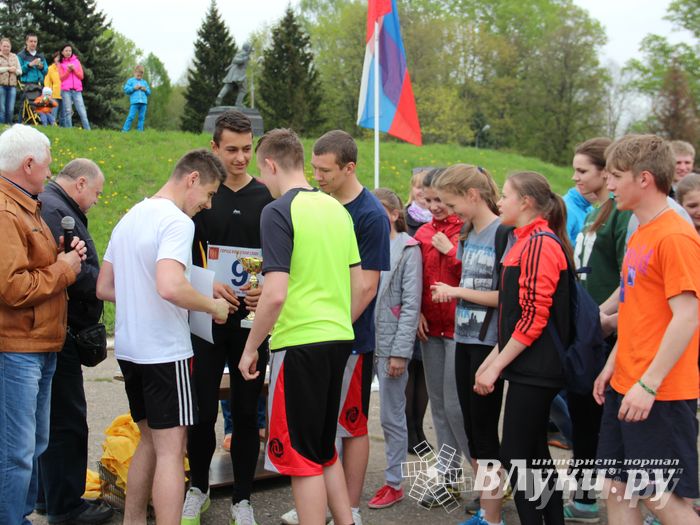 В Великих Луках прошла весенняя городская эстафета (фото)