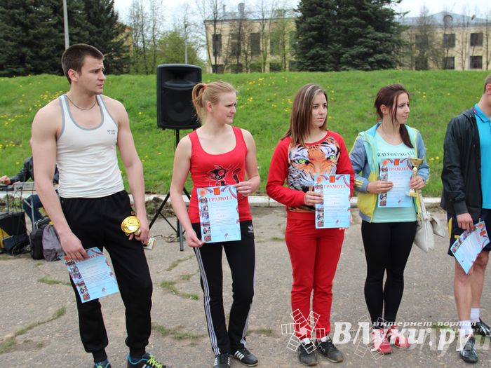 В Великих Луках прошла весенняя городская эстафета (фото)
