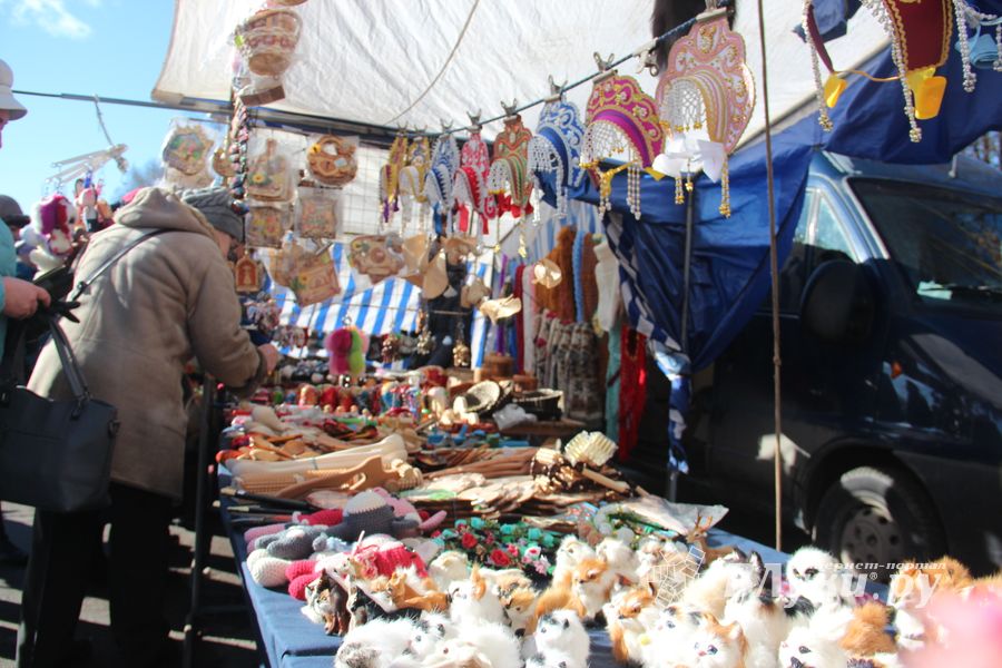 В Великих Луках широко отметили Масленицу (ФОТО)