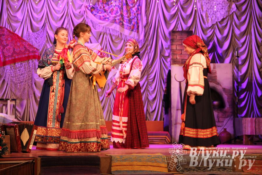  Рождественский концерт ансамбля «Заряница» прошел в Великих Луках (фото)