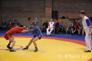 Великолучане стали первыми в общекомандном зачете турнира по самбо «Память»