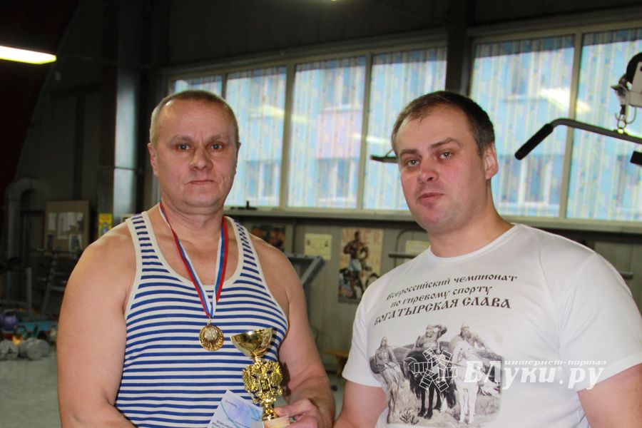 В Великих Луках состоялся Чемпионат по гиревому спорту (фото)