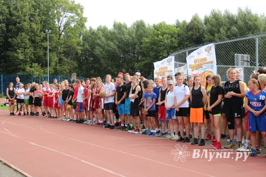 В Великих Луках прошли спортивные мероприятия, приуроченные ко Дню физкультурника (ФОТО)