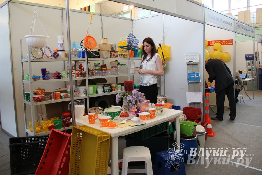 В Пскове проходит 22-ая универсальная выставка (фото)