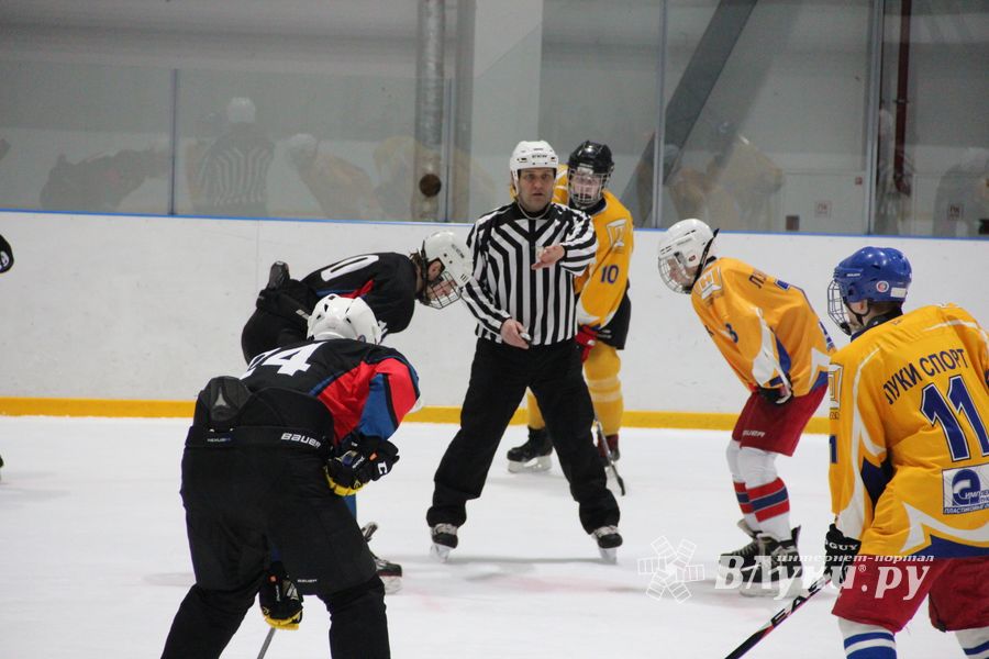 ХК «Экспресс» разгромил «Юниоров» (ФОТО)