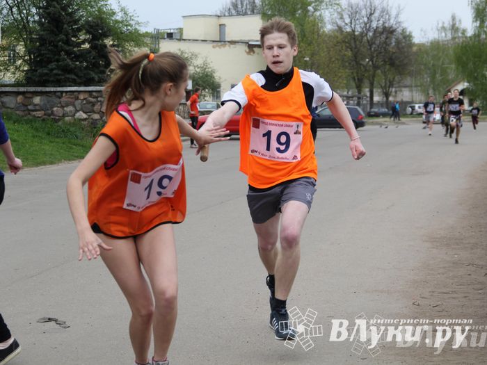 В Великих Луках прошла весенняя городская эстафета (фото)