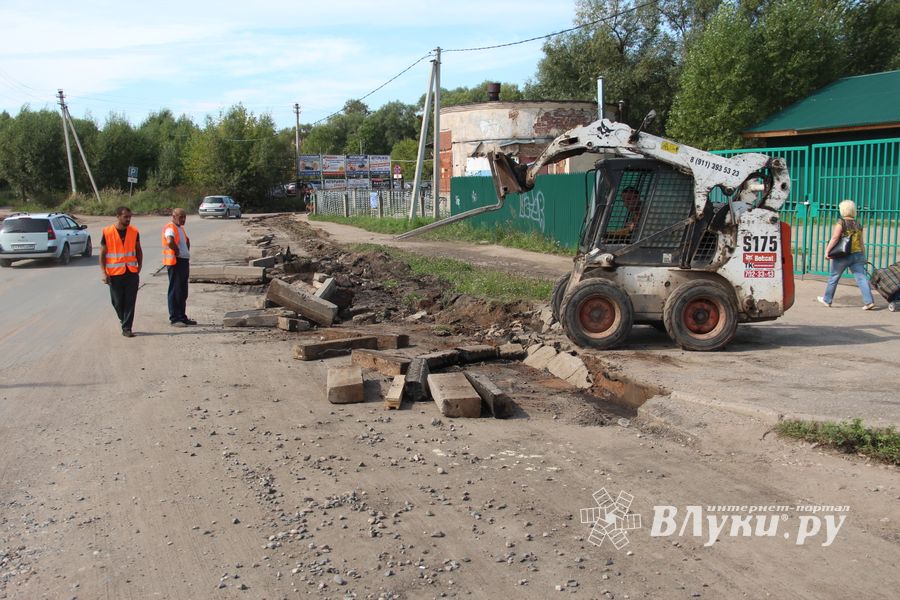 Улицу Дьяконова расширяют (ФОТО)
