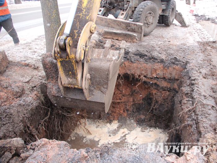 На пр-те Гагарина произошёл прорыв водопровода (ФОТО)