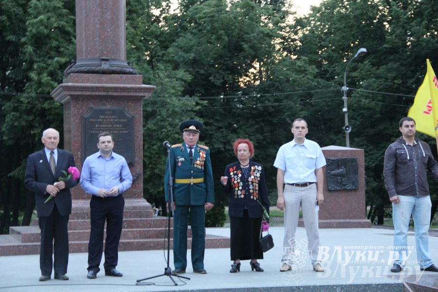 В Великих Луках прошла акция «Свеча памяти» (фото)