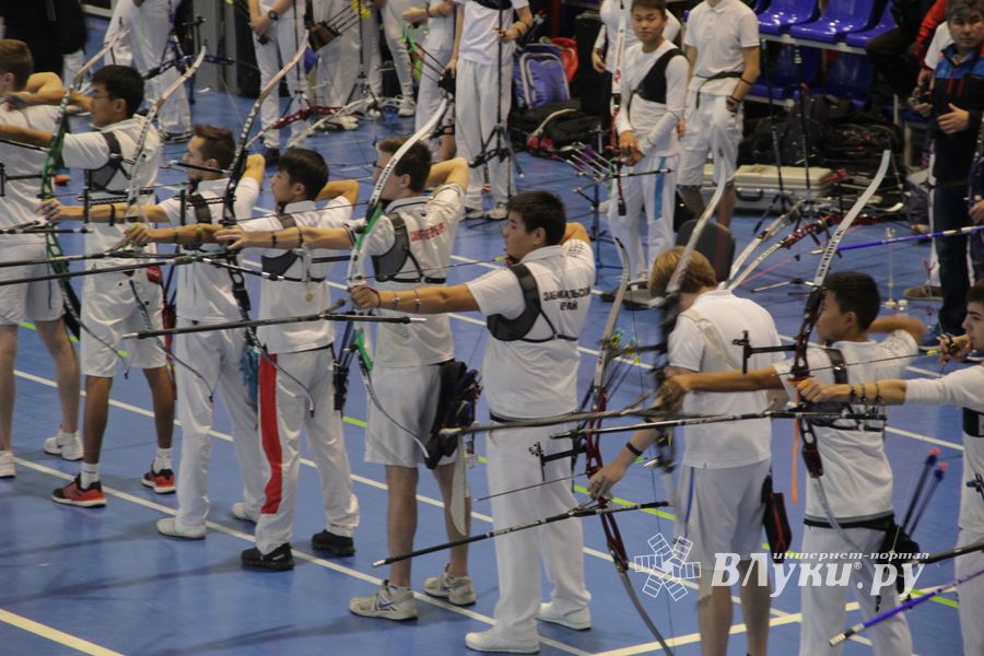 В Великих Луках стартовали всероссийские соревнования по стрельбе из лука «Надежда России» (ФОТО)