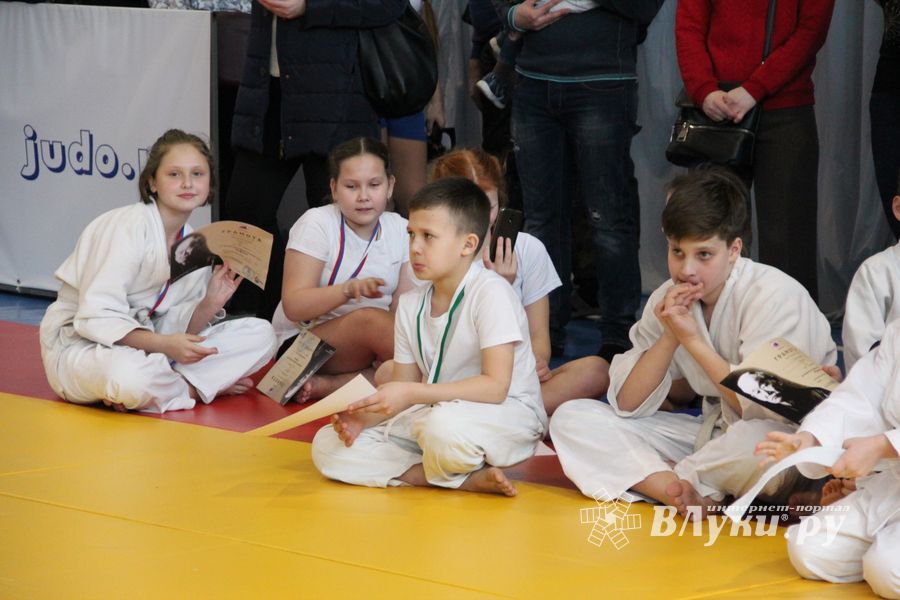 В Великих Луках прошли соревнования по дзюдо (ФОТО)