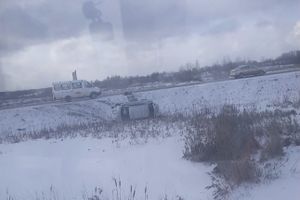 На дороге в Усвяты перевернулся автомобиль (ФОТО)