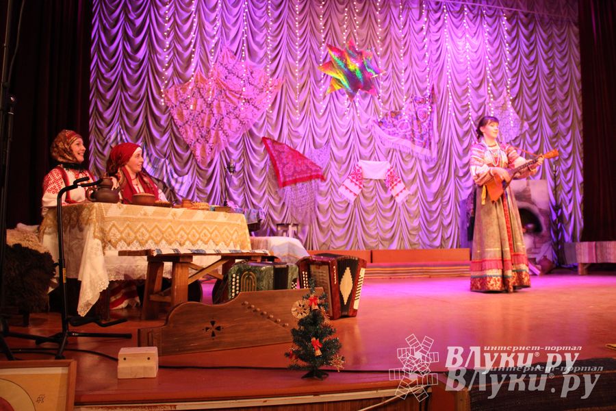  Рождественский концерт ансамбля «Заряница» прошел в Великих Луках (фото)