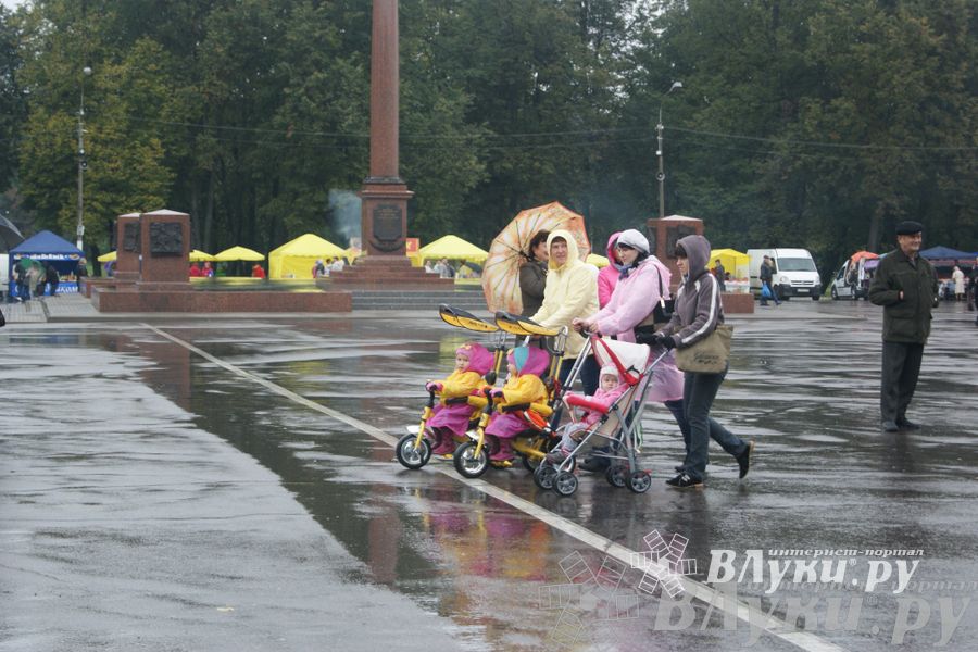 ​Универсальная торговая ярмарка «Осень – 2014» состоялась  в Великих Луках