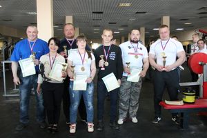 В Великих Луках состоялись Чемпионат и Первенство Псковской области по жиму штанги лежа (ФОТО)