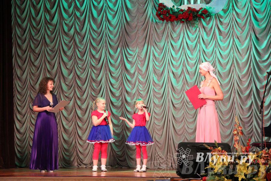 В детской музыкальной школе имени М.П. Мусоргского состоялся концерт «Праздник в 4 руки или парад дуэтов» (фото)