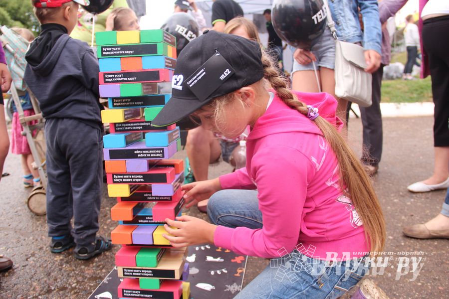 Tele2 поздравила великолучан с Днем рождения любимого города (фото)