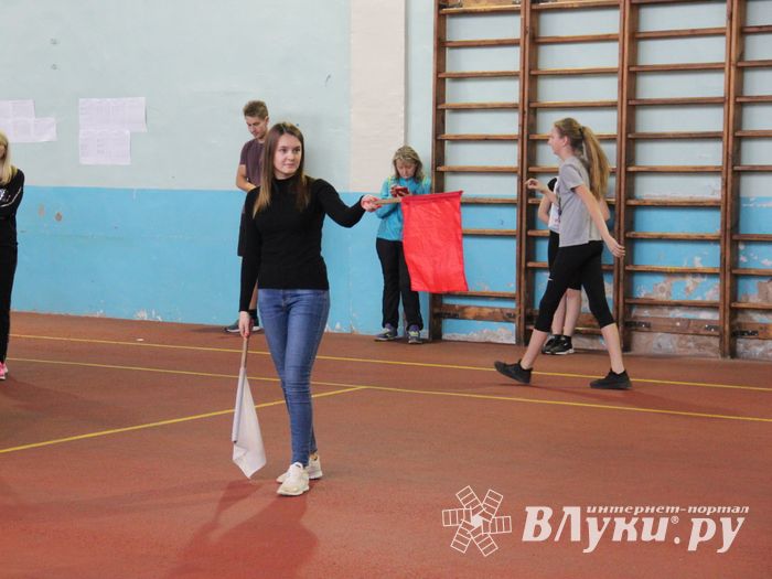 В Великих Луках выявляют лучших легкоатлетов (ФОТО)