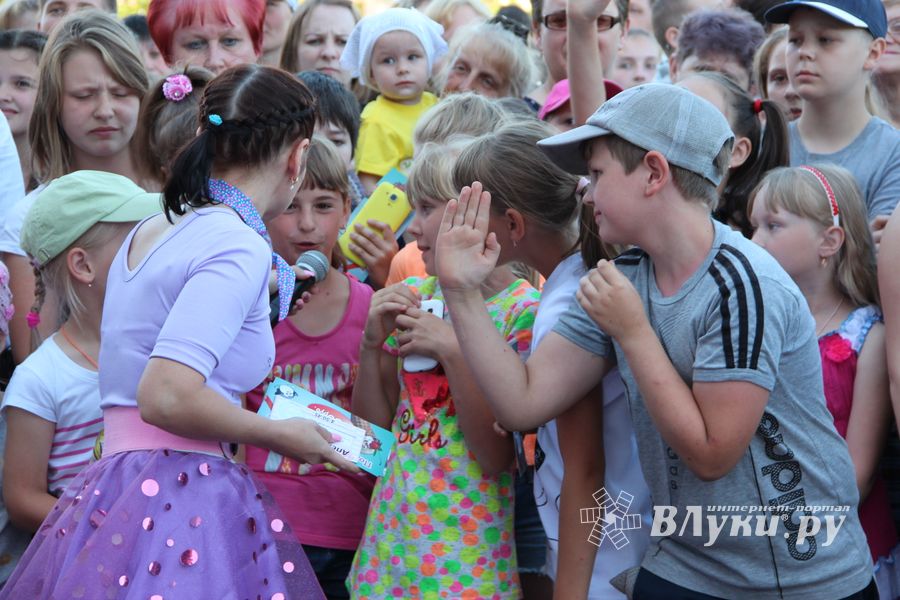 В Великих Луках прошел «День защиты детей» (ФОТО)