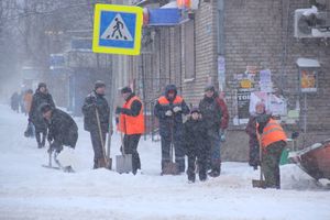 Великие Луки заносит снегом (фото)