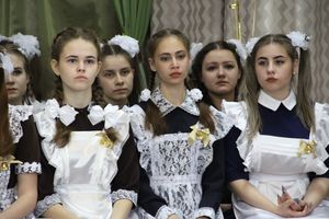 В Великих Луках прошли «Последние звонки» (ФОТО)