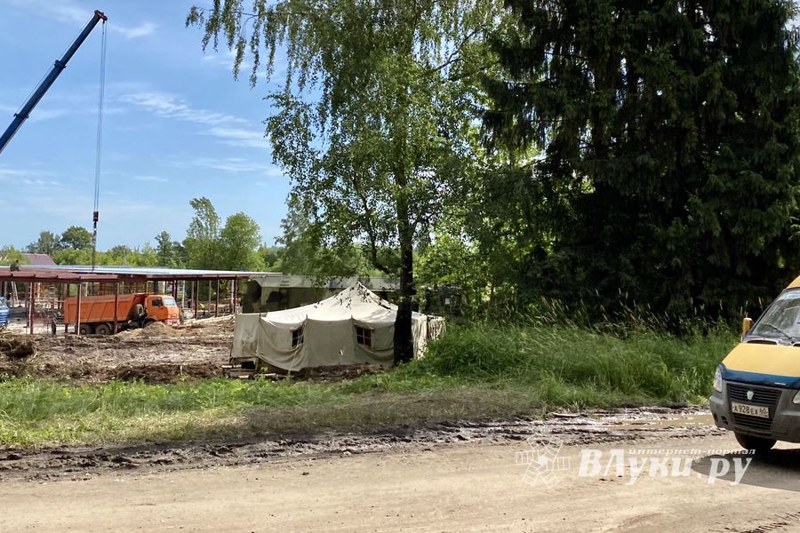 В великолукском филиале инфекционной больницы начался монтаж металлоконструкций (ФОТО)