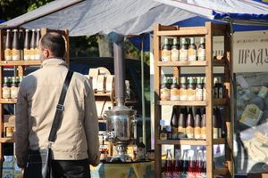 В Великих Луках прошла универсальная осенняя ярмарка (ФОТО)