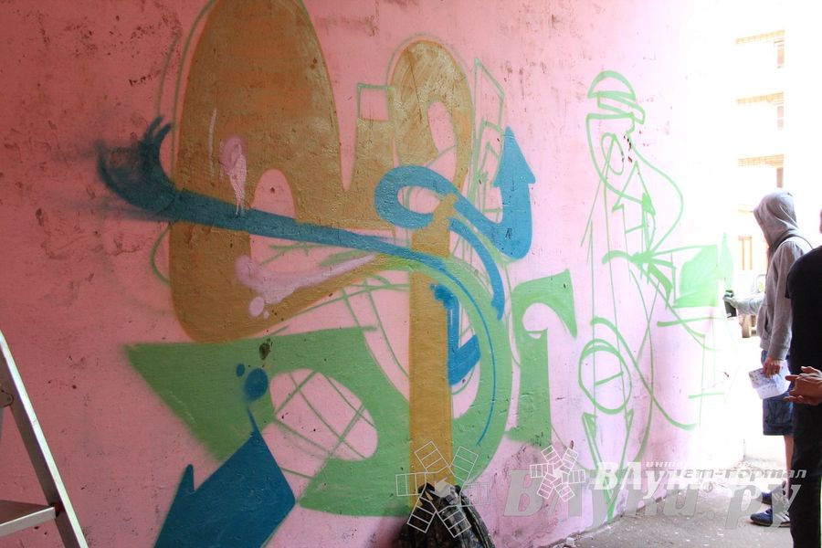 В Великих Луках прошел городской конкурс «Граффити — новый взгляд»