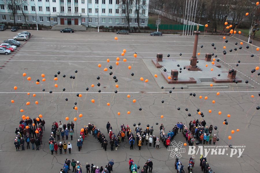 Сегодня над Великими Луками летели шары