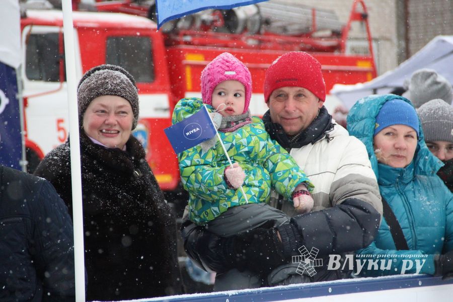 В Великих Луках появился новый каток (ФОТО)