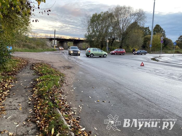 Сегодня в Великих Луках «урожайный» день на ДТП (ФОТО)