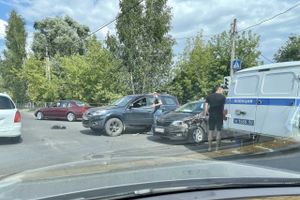 Серьёзное ДТП на перекрёстке Великих Лук (ФОТО)